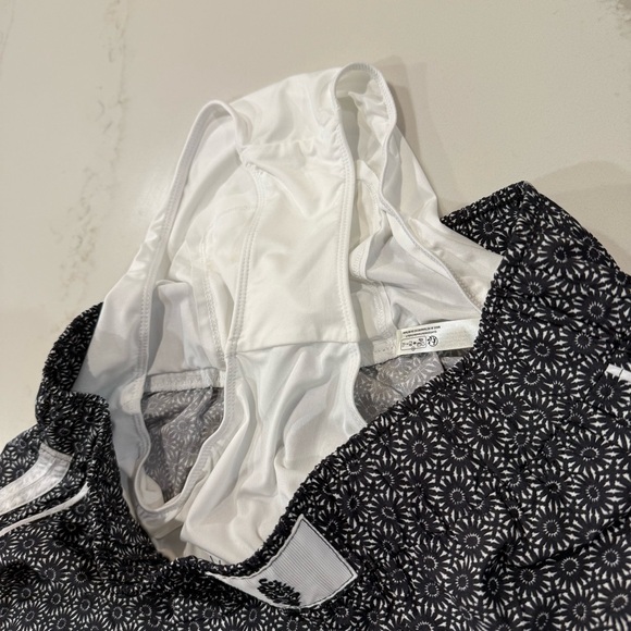 Free People Movement NWT Varsity Blues Printed Shorts Women’s Medium Black/White - Picture 8 of 9